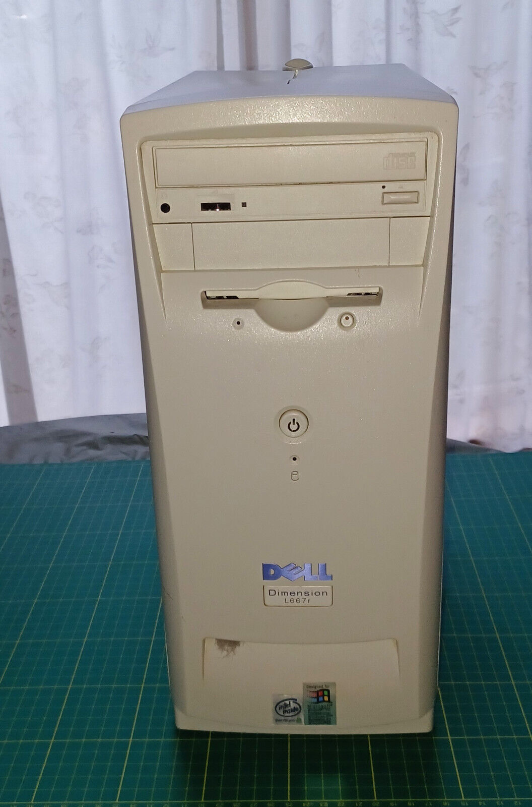 Vintage Dell Dimension Desktop Computer L667r Pentium III Works No HDD No OS