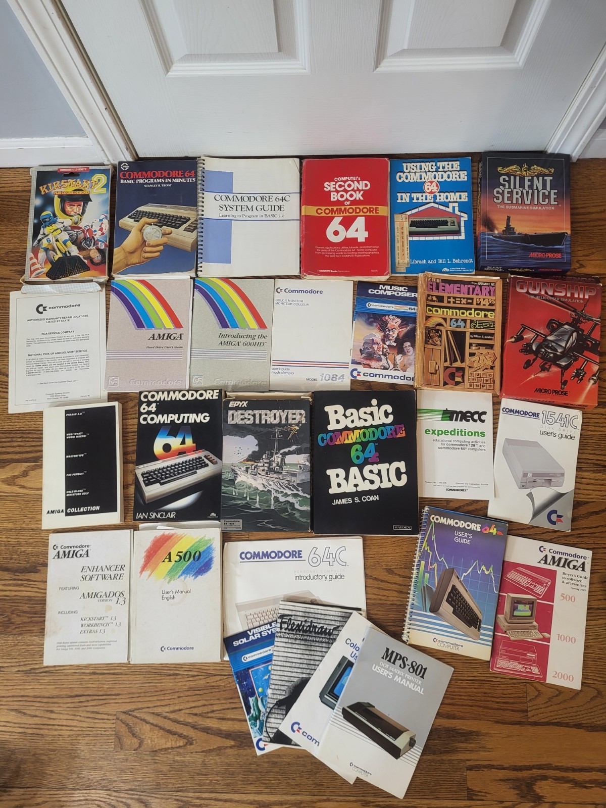 Lot Of 30 Commodore And Amiga Books Commodore 64 Manuals Amiga Collection READ