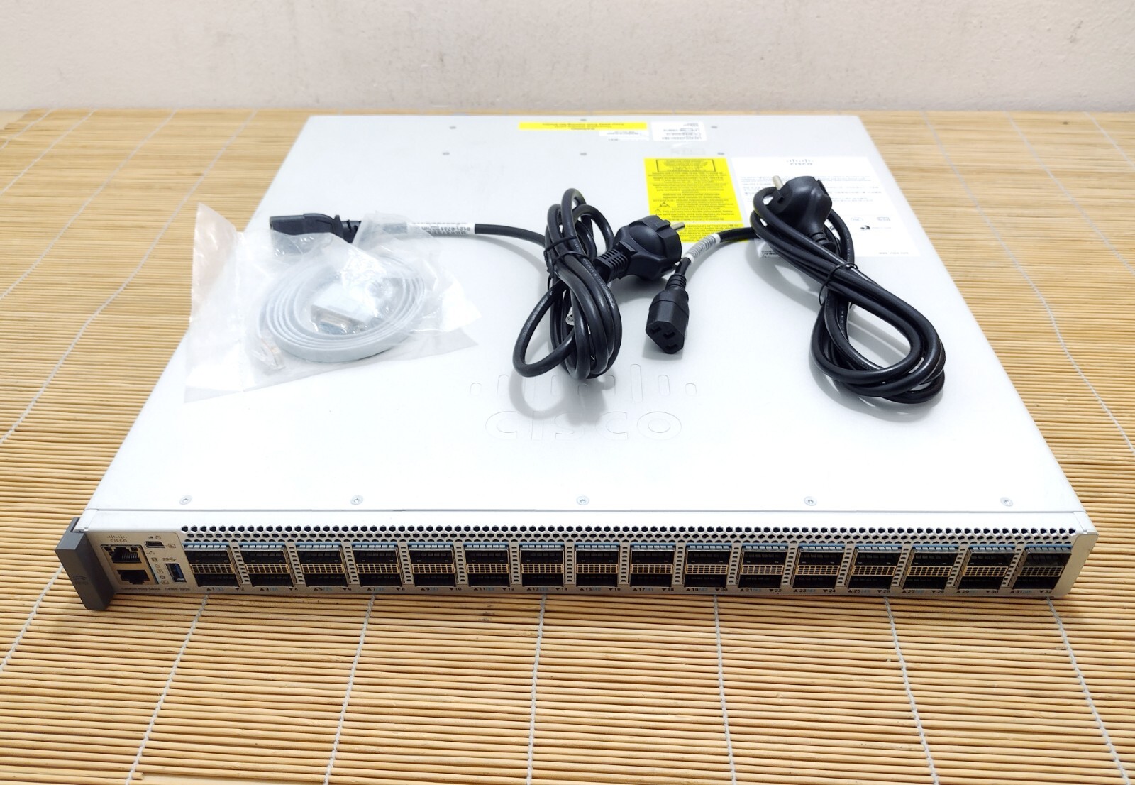 Cisco C9500-32QC-A Catalyst 9500 Series High Performance 32-Port 40G 2x AC PSU