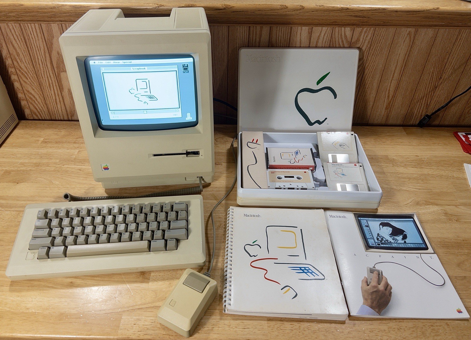 EARLY 1984 APPLE MACINTOSH Model M0001 1st MAC 128K + PICASSO KIT WORKING RARE