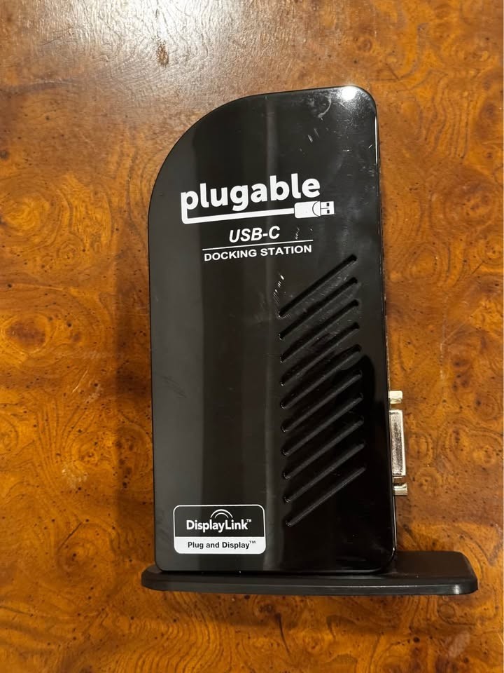 Docking Station Plugable UD-ULTCDL-USB-C 3-Monitor with Power Cable