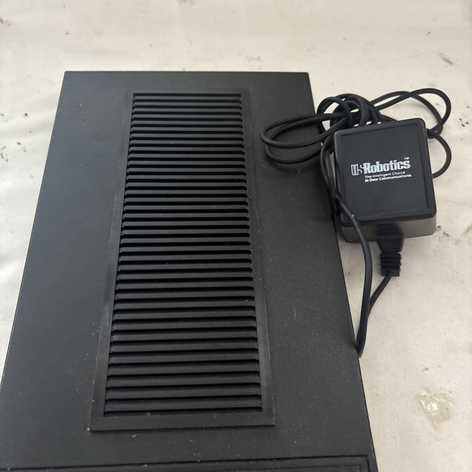 U.S. Robotics Courier 2400 MODEM Works  With  Come With Power Cord