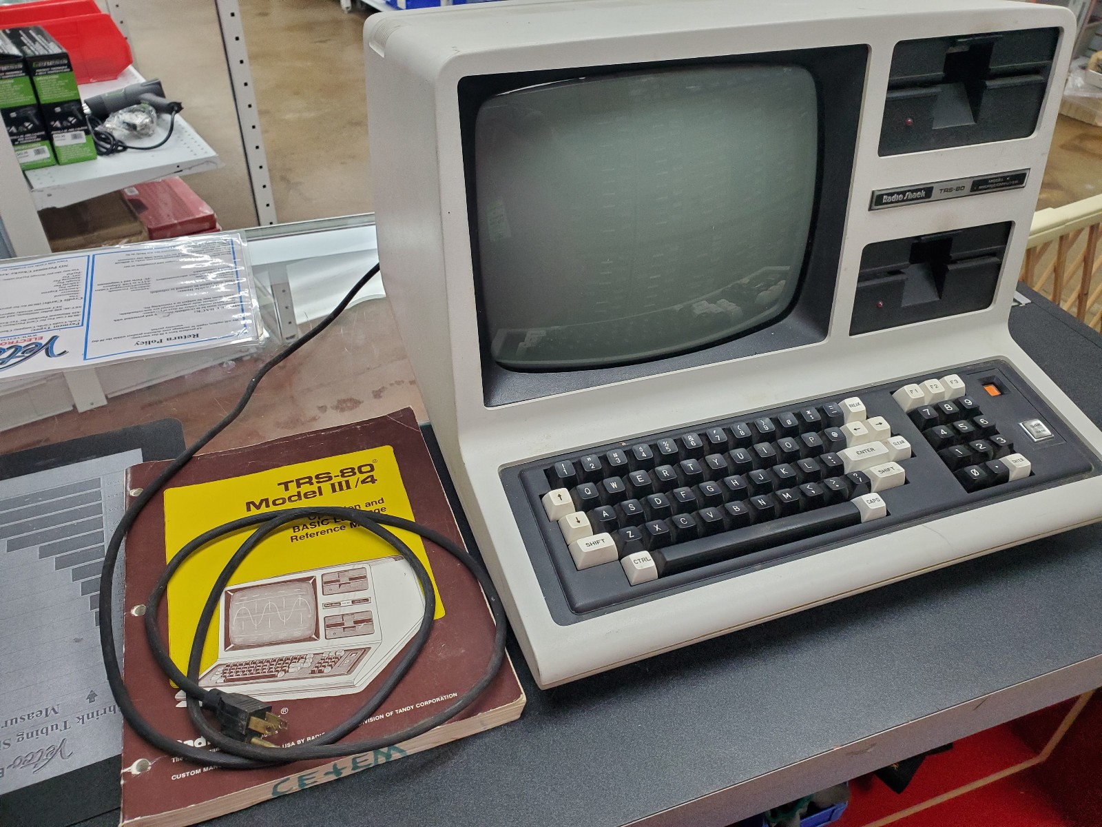 Radio Shack TRS-80 model 4 microcomputer 64K RAM + BASIC Manual