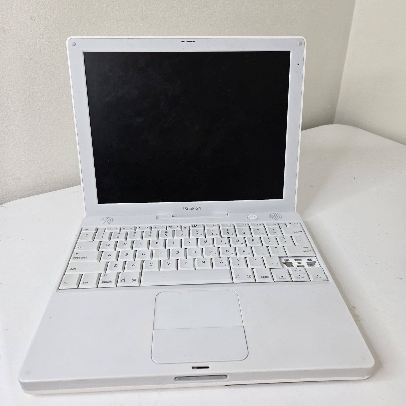 Apple iBook G4 A1054 2003 10" Inch Screen Untested For Parts Or Repair