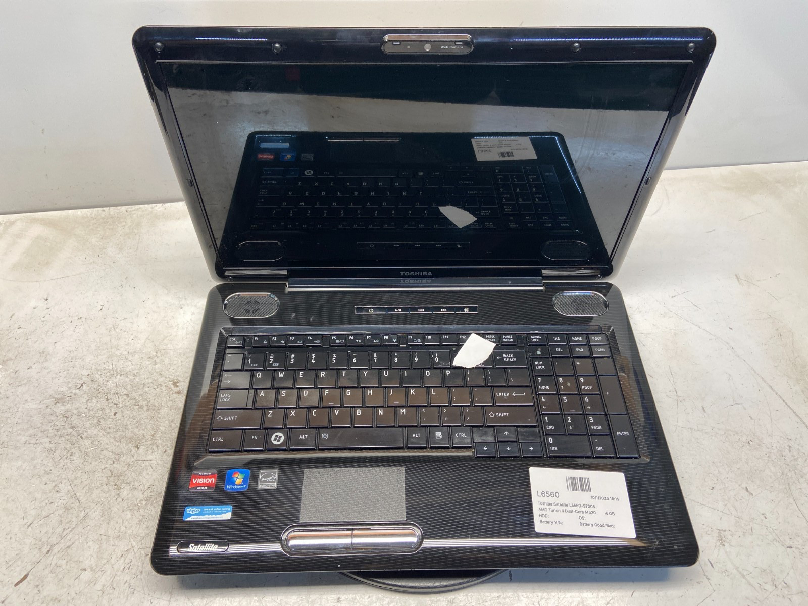 Toshiba Satellite L555D-S7005 AMD Turion II Dual-Core M520 2300MHz 4 GB NO HDD