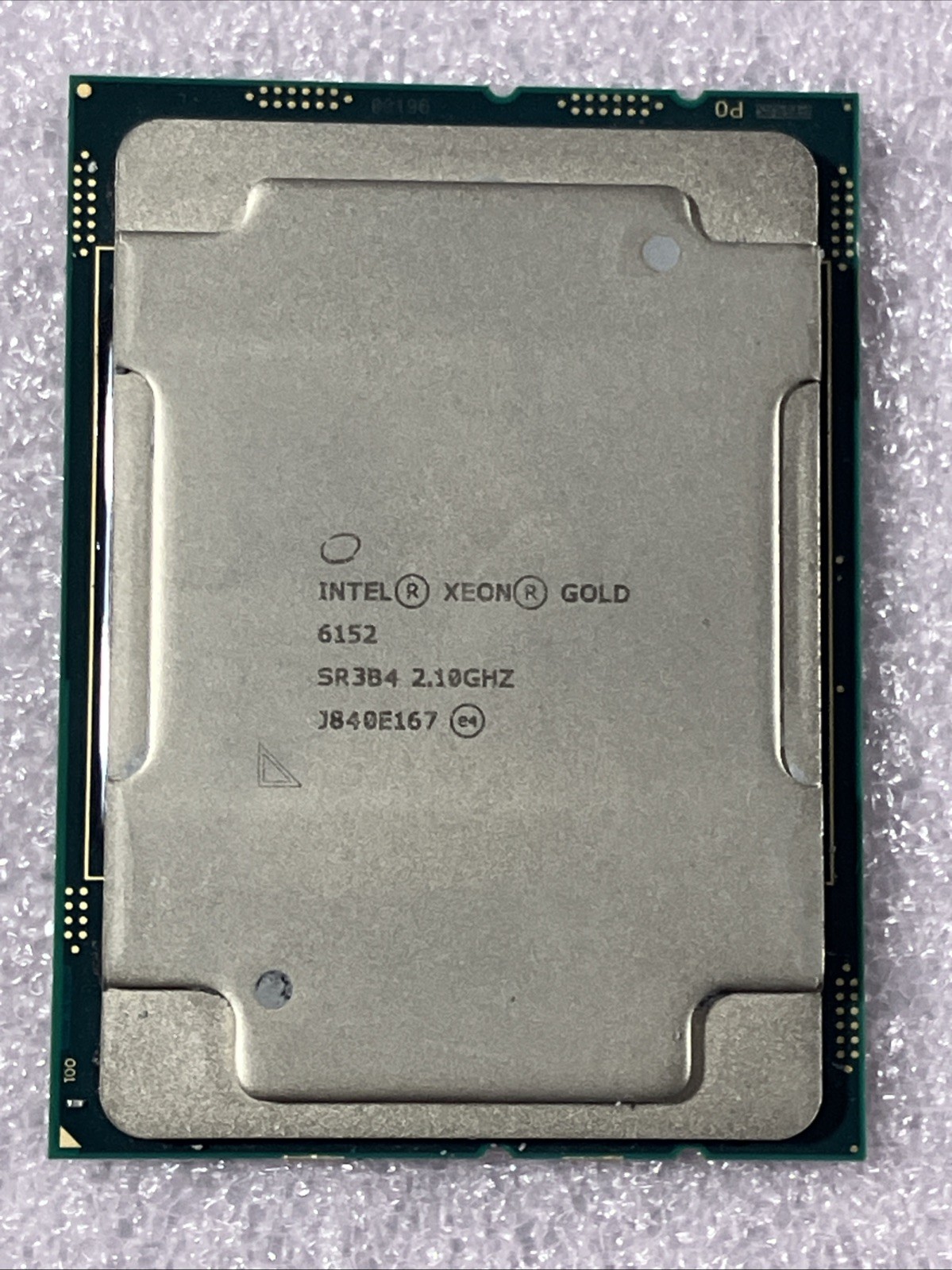 Intel Xeon 22C Gold 6152 2.1GHz LGA3647 30.25MB Cache Server CPU Processor SR3B4
