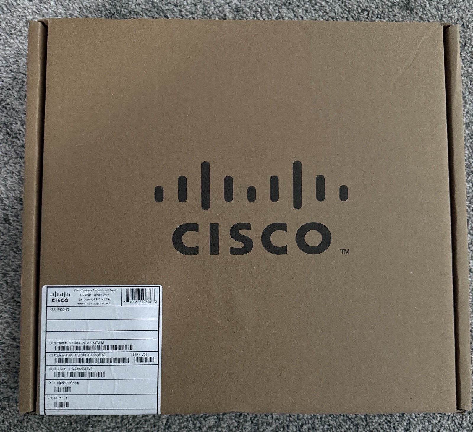 CISCO C9300L-STAK-KIT2-M *NEW SEALED*