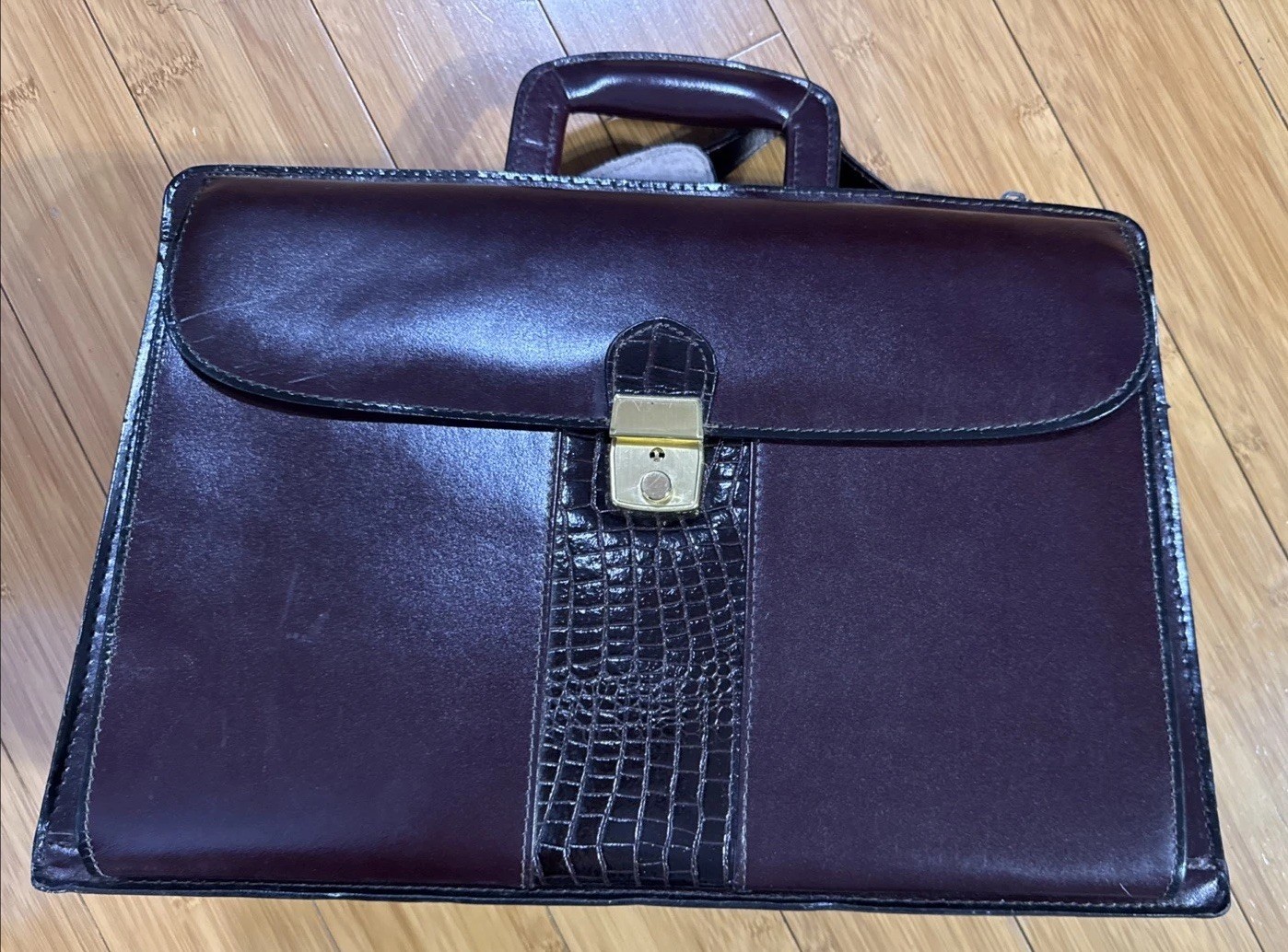 HERITAGE Women's Leather Briefcase Top Grain Burgundy Handles Shoulder Strap VTG