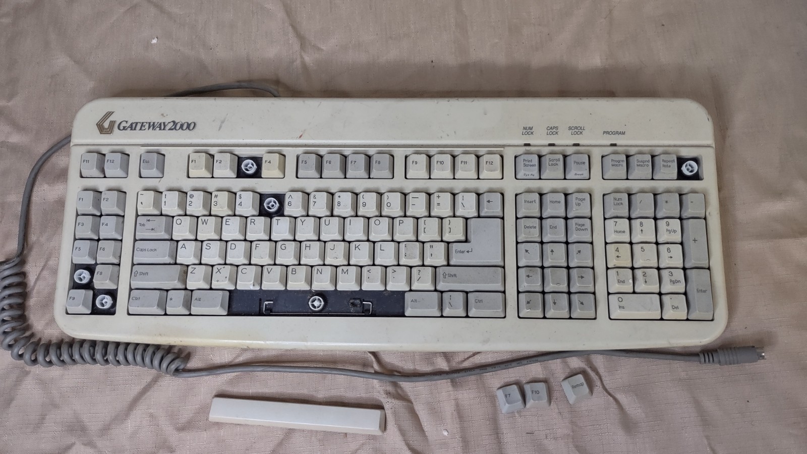Vintage Gateway 2000 Wired PS/2 Keyboard 2191011-99-911  Beige Retro -For Parts