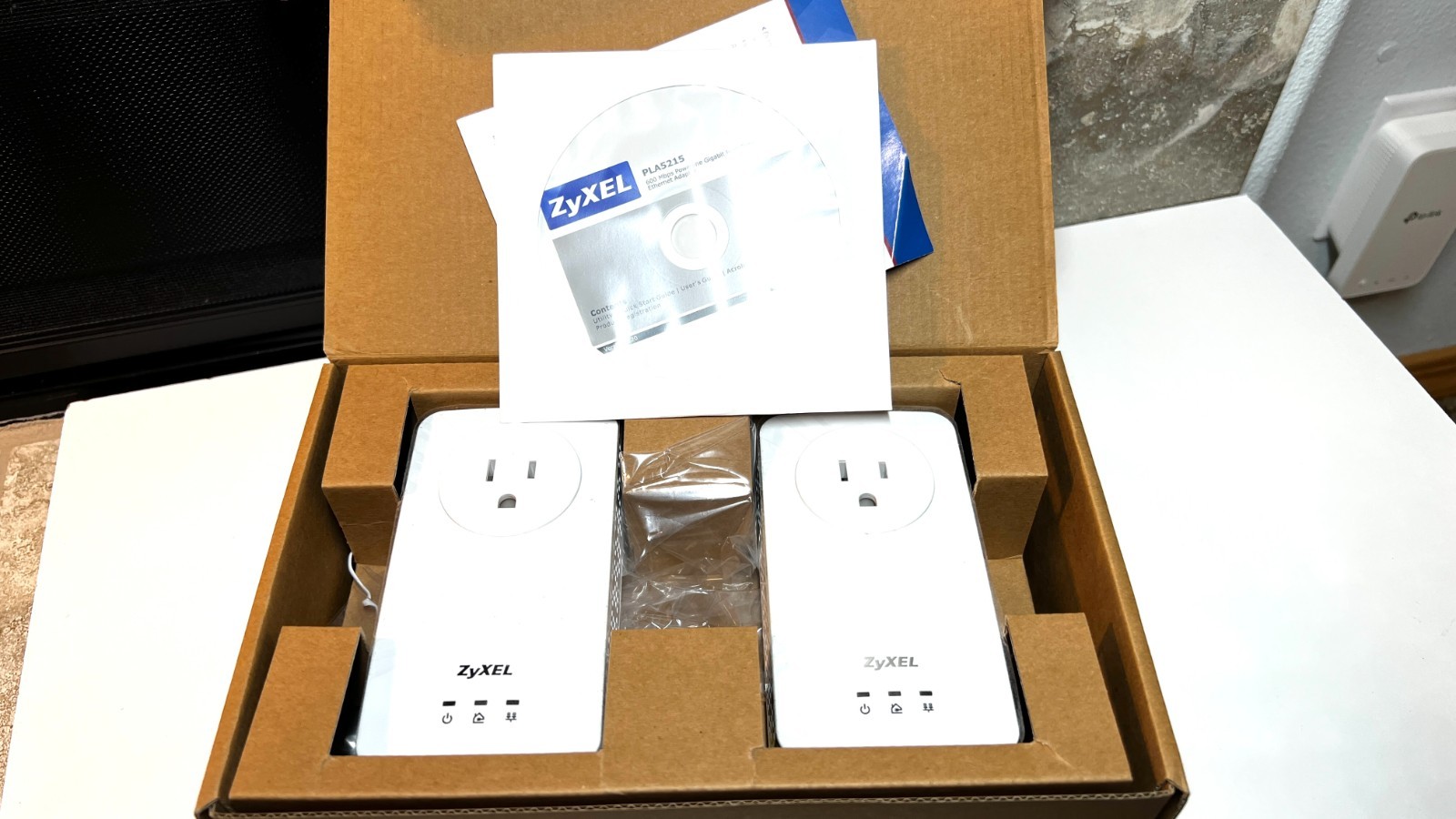 ZyXEL HD Powerline Adapter PLA5215 Ethernet Networking Extender