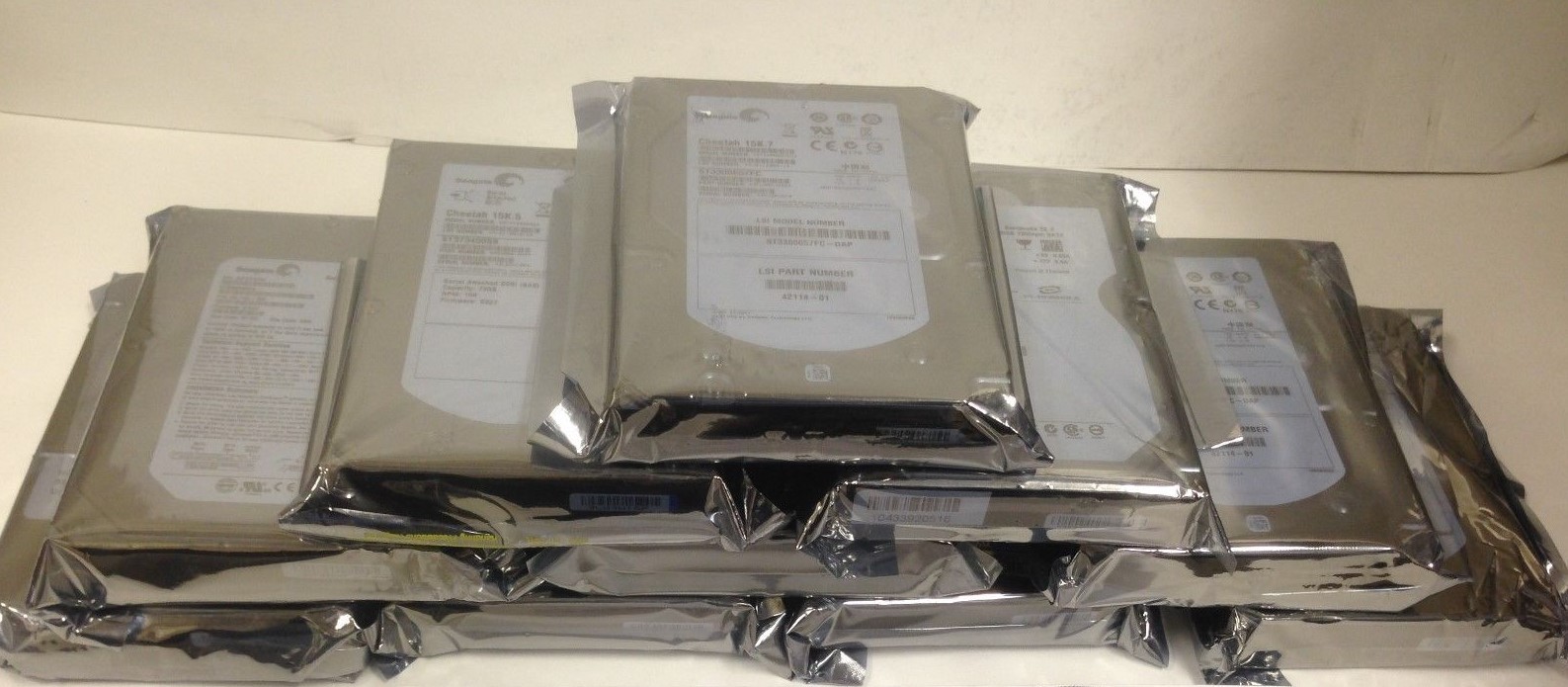 M8034 FUJITSU/ DELL 0M8034 146GB 15K 16MB 3.5" SAS HARD DRIVE W/TRAY MAX3147RC
