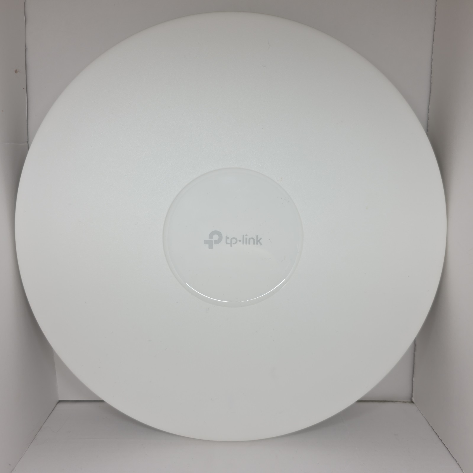 TP-Link EAP670 Omada WiFi 6 AX5400 Access Point Ceiling Mount 2.5GbE PoE+ 4x4