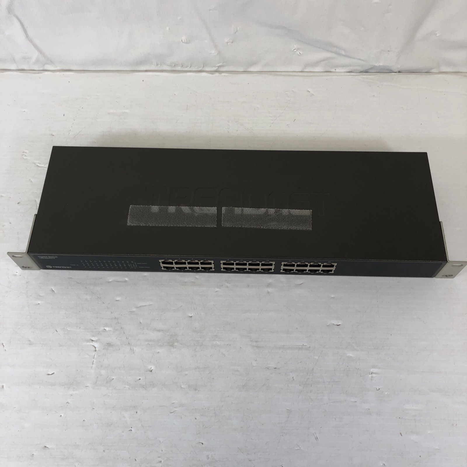 TRENDnet TEG-S240TX H/W:E2.1R 24 Port Gigabit Unmanaged Network Switch