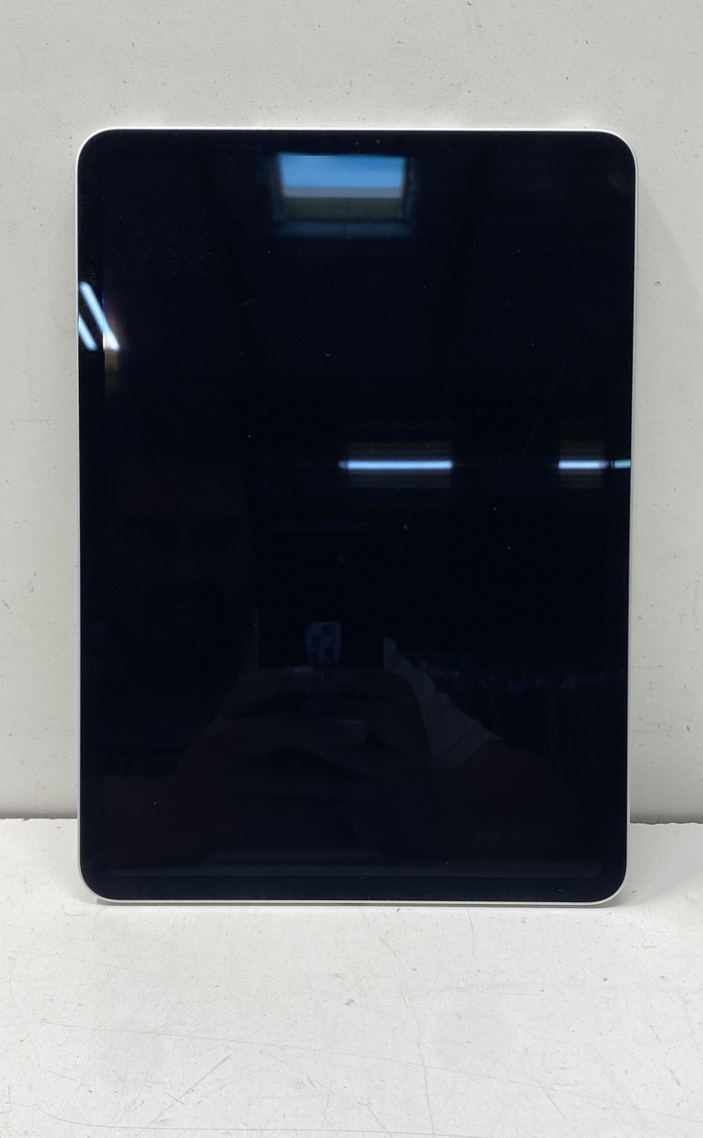 Apple iPad Pro 11-inch 1st Gen A1980 Wi-Fi Silver Liquid Retina Display