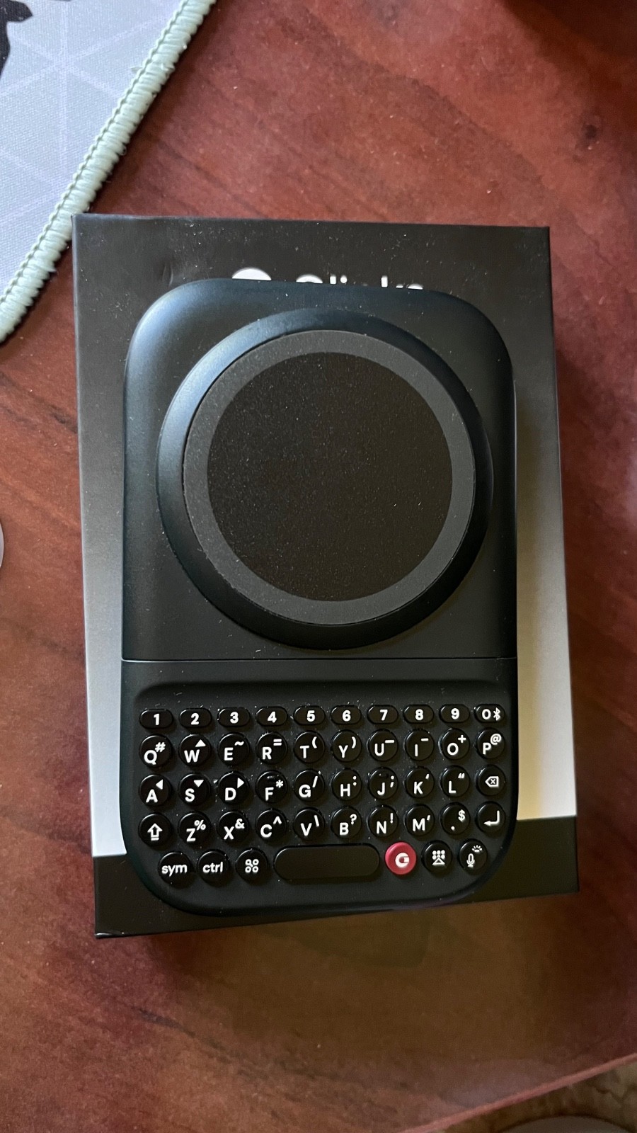 Clicks Power Keyboard - Bluetooth Keyboard with built-in power