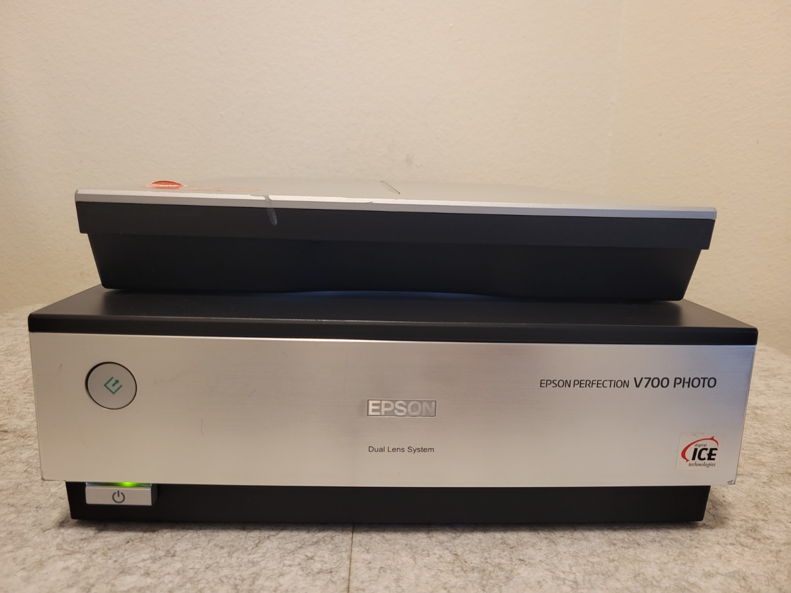 Epson Perfection V700 Photo Flatbed Scanner Untested. No Power Cord