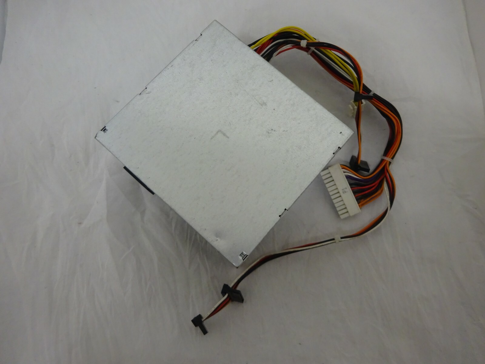 Dell L265EM-00 Dell P/N: D3DC1 P/N: PS-6271-01DA 24Pin Power Supply 265W 80+ #NTX100
