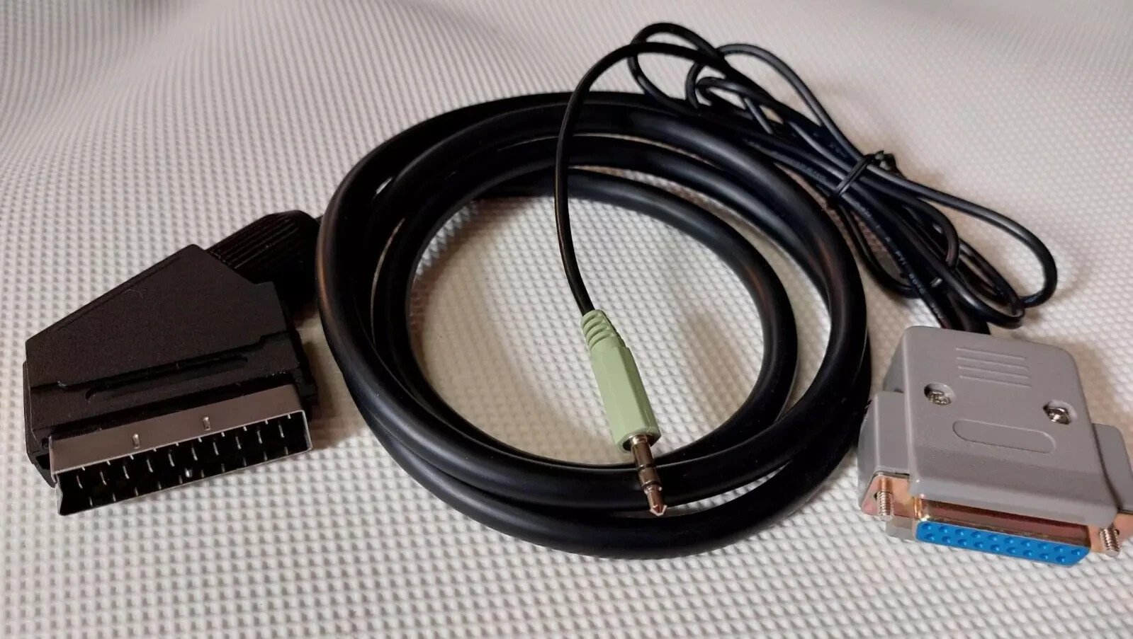 Atari Falcon 030 Video Cable SCART DB19 rgb connection audio stereo RGB-SCART