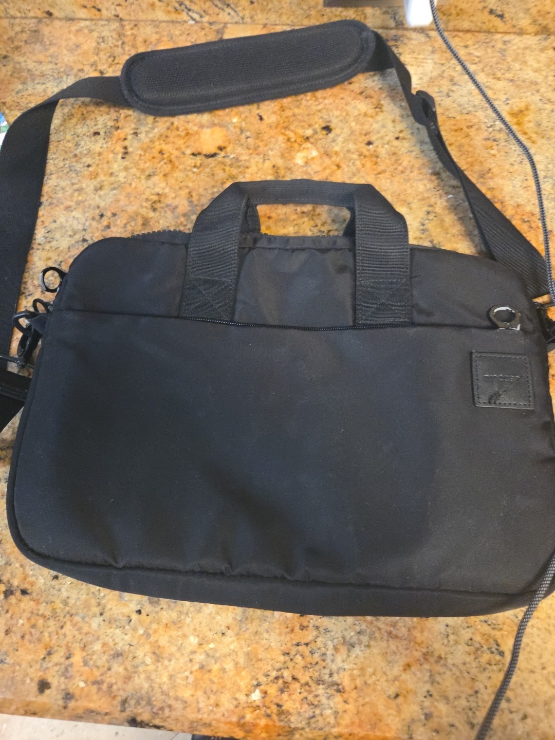Incase Compass Brief 13" Laptop Bag with Flight Nylon Black Shoulder Strap u-11H