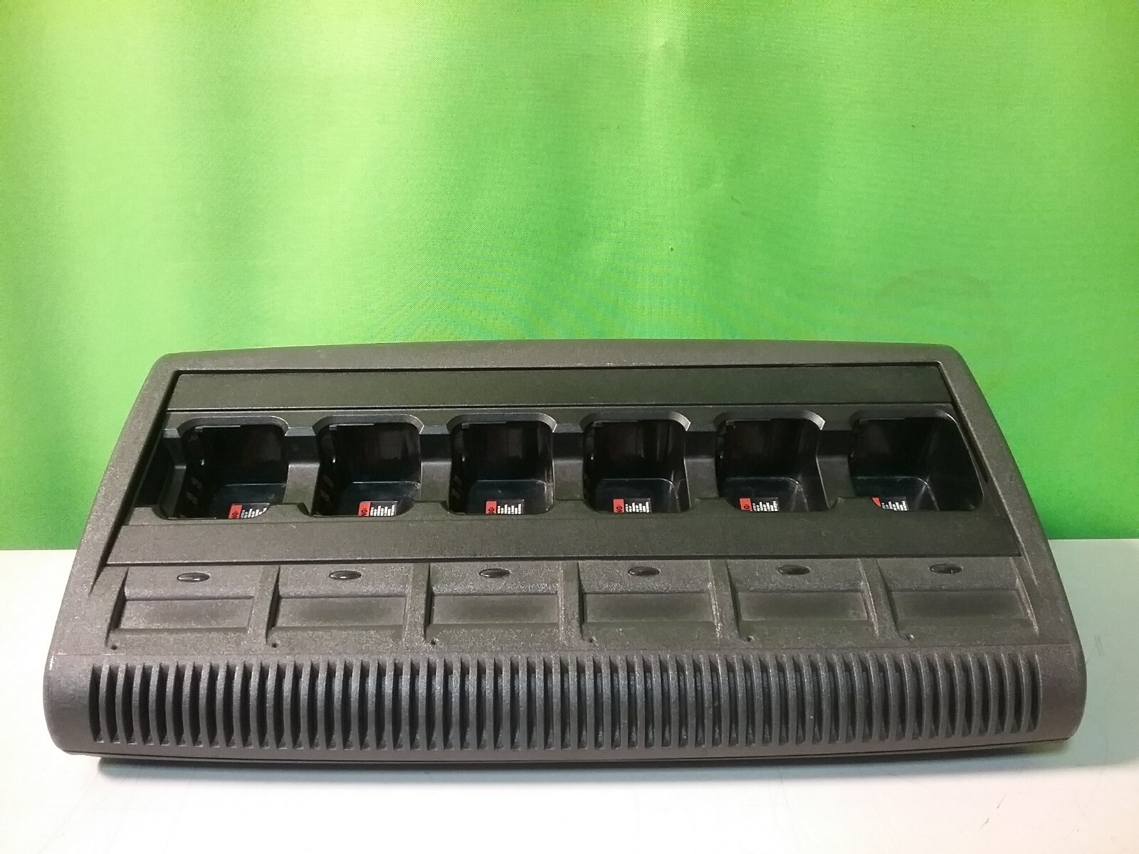 Motorola Impres WPLN4211B 6-Unit Power Charger XPR7550 XPR7350 XPR3500 XPR3300
