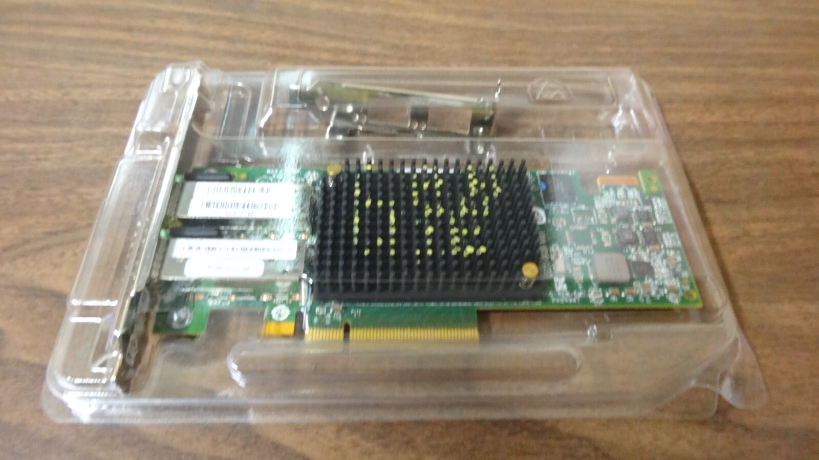 Cisco Dual Port 16Gb Network Adapter # 74-12418-01 HH Bracket w/ SFPs