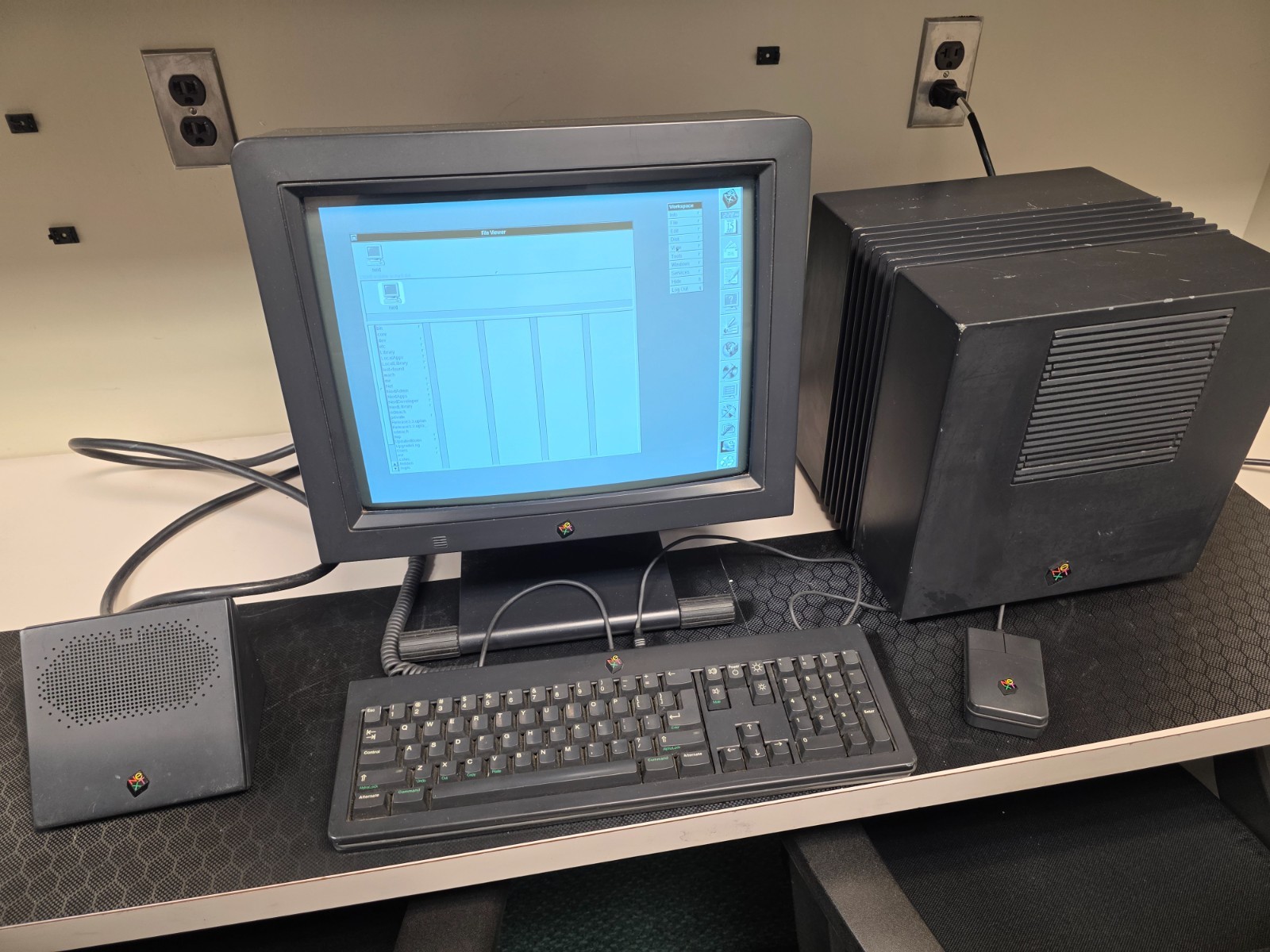 NeXT CUBE Computer System Model N1000 Monitor, Soundbox Steve Jobs Era