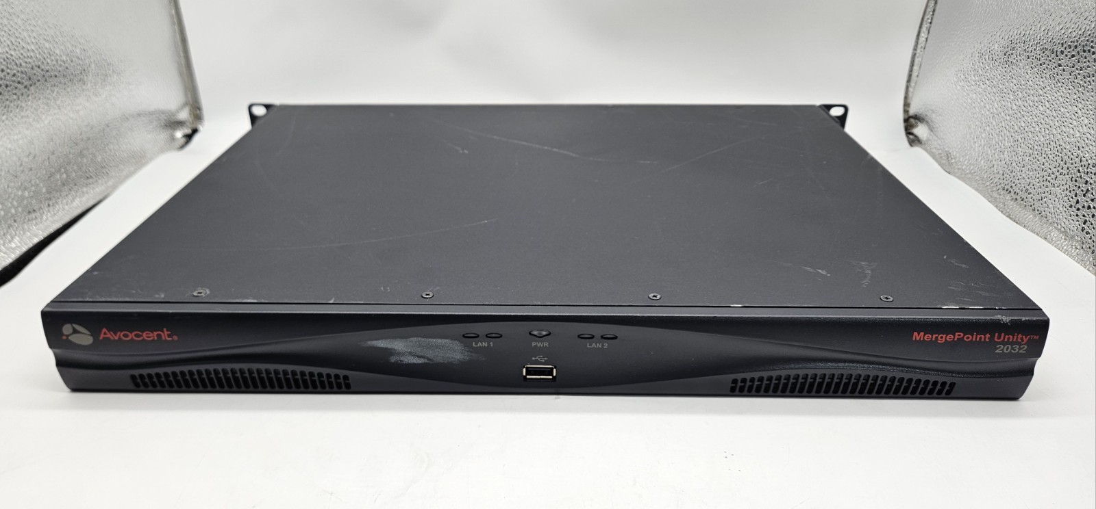 Avocent MergePoint Unity 2032 32-Port KVM Over IP Console Switch MPU2032