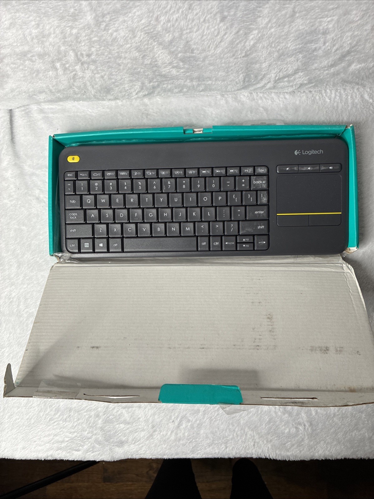 Logitech K400 Plus Wireless Media Keyboard (Windows, Android and Chrome)NoDongle