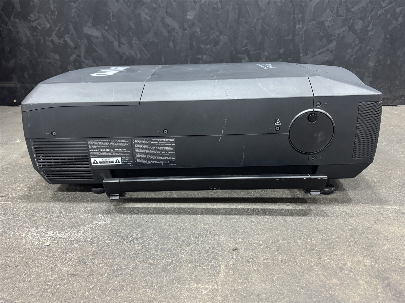 Sanyo PLC-XF42 Projector 9000 Lumens