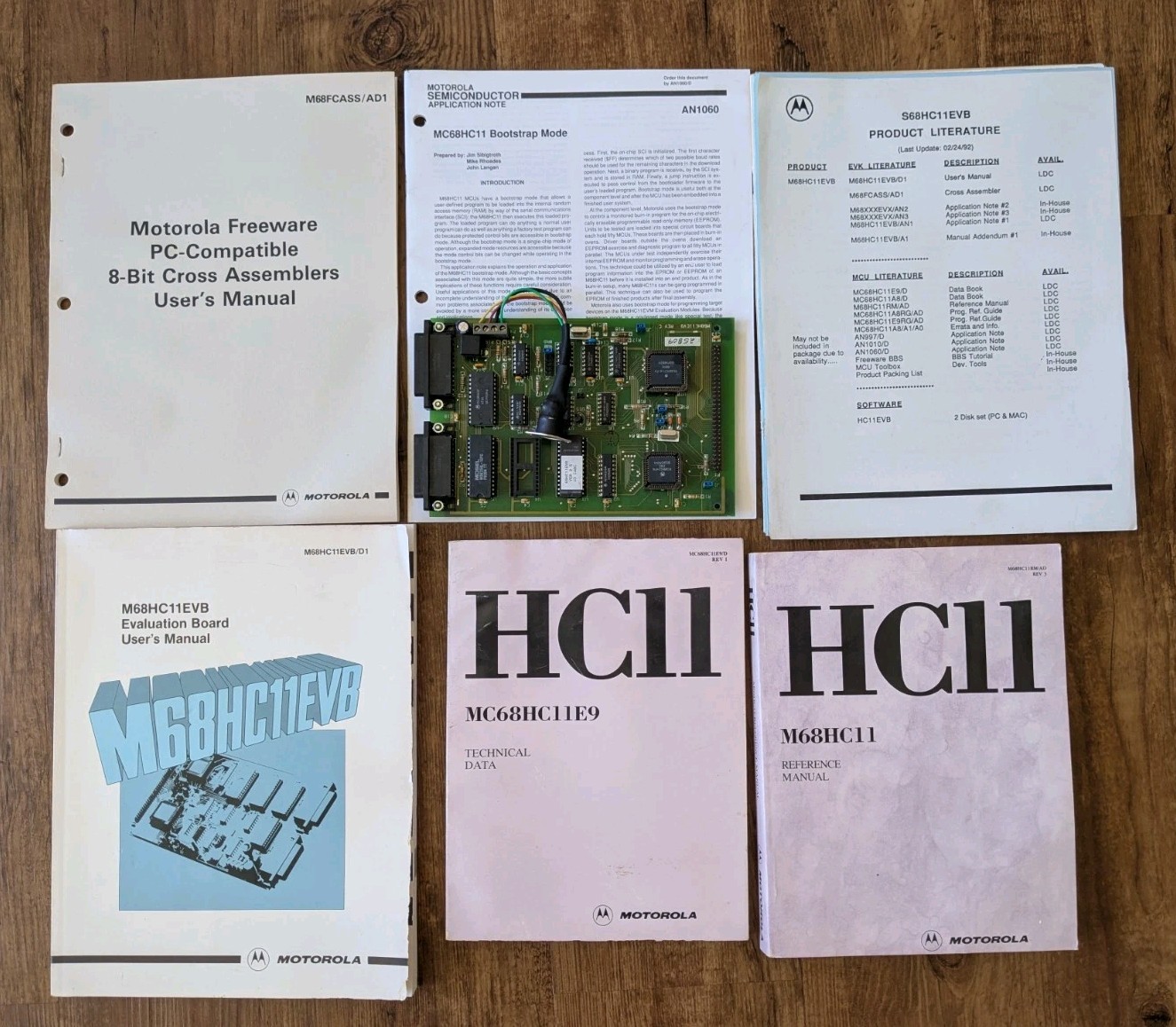 Vintage Motorola M68HC11EVB Evaluation Board + Reference Manual Bulletin HC11