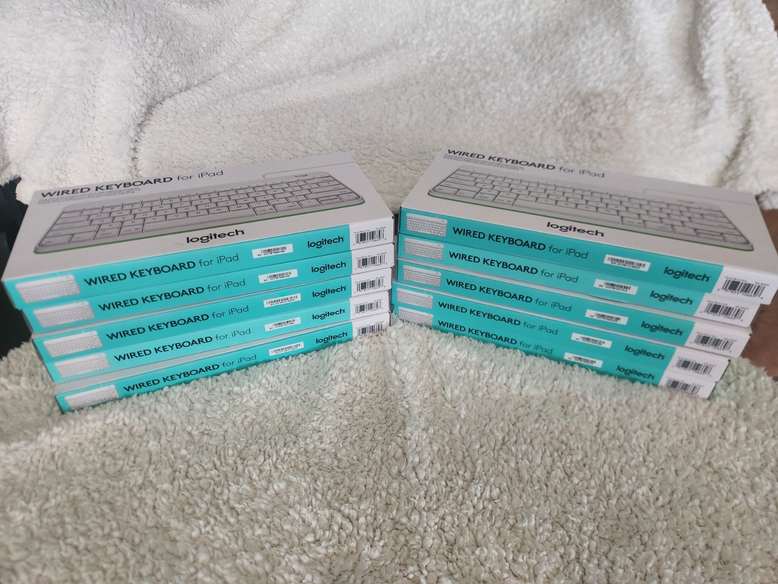 Lot of 10 Logitech  Wired Keyboard With Lightning Connector for iPad NEW