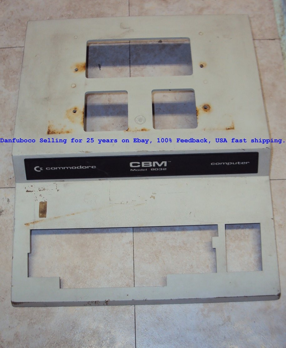 Commodore CBM Model 8032 Micro Computer outer case in good shape. VINTAGE..