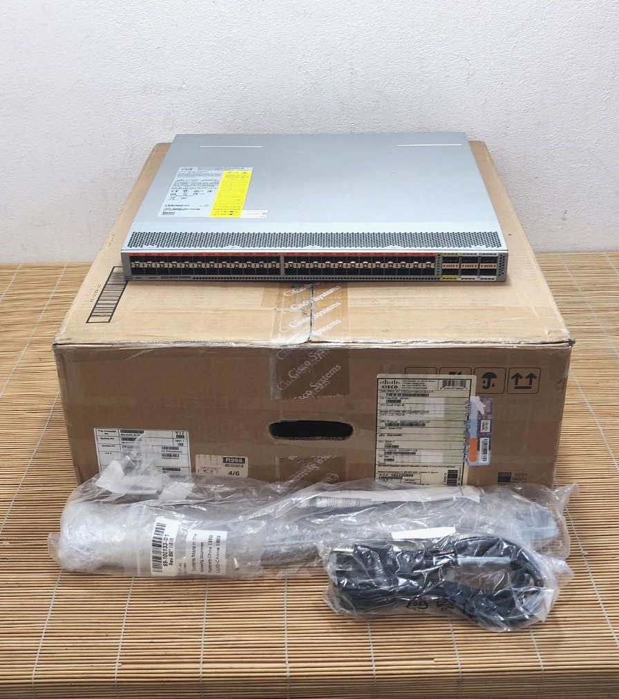 New Cisco N2K-C2348UPQ 10GE Fabric Extender 48x1/10GE SFP/SFP+ 6x40G QSFP New