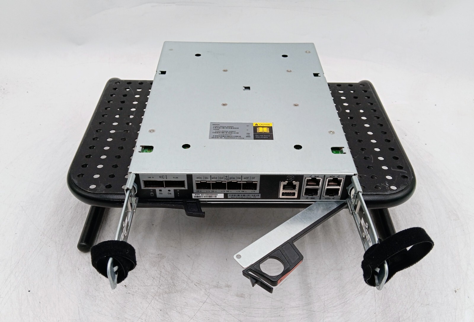 Netapp 111-01324+C1 FAS Head unit Controller SAS FCWWN SASWWN 111-01324