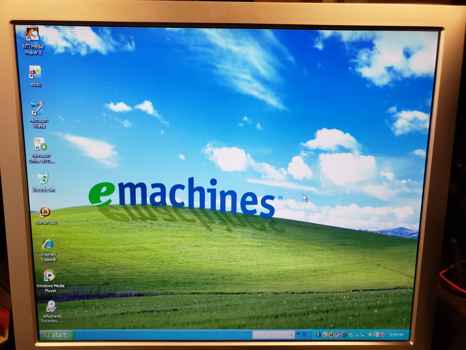 Used 17" Computer monitor - KDS usa Model 700P - 120 to 240V, 50/60Hz