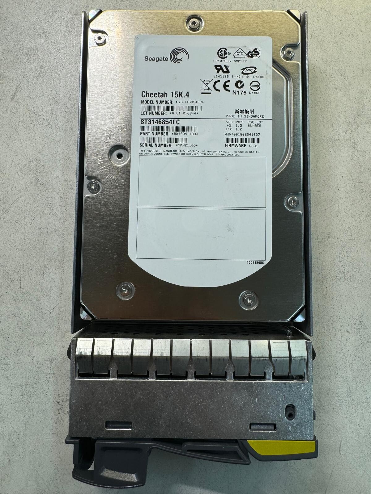 NetApp 146GB 108-00085+A1 X275A-R5 15K RPM 2.0Gbps FC 3.5" Server Hard Drives
