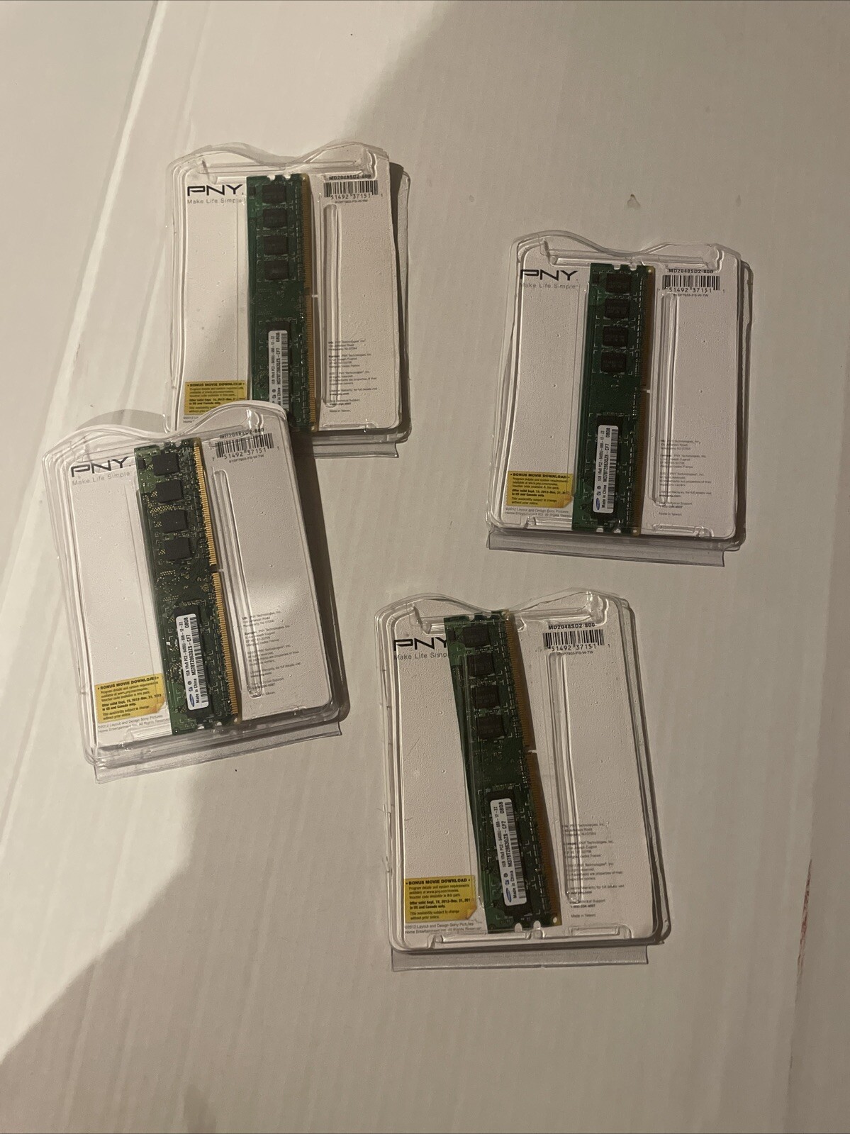 Genuine PNY DDR2 Ram PC2-6400 2 GB PC Memory MD2048SD2-800
