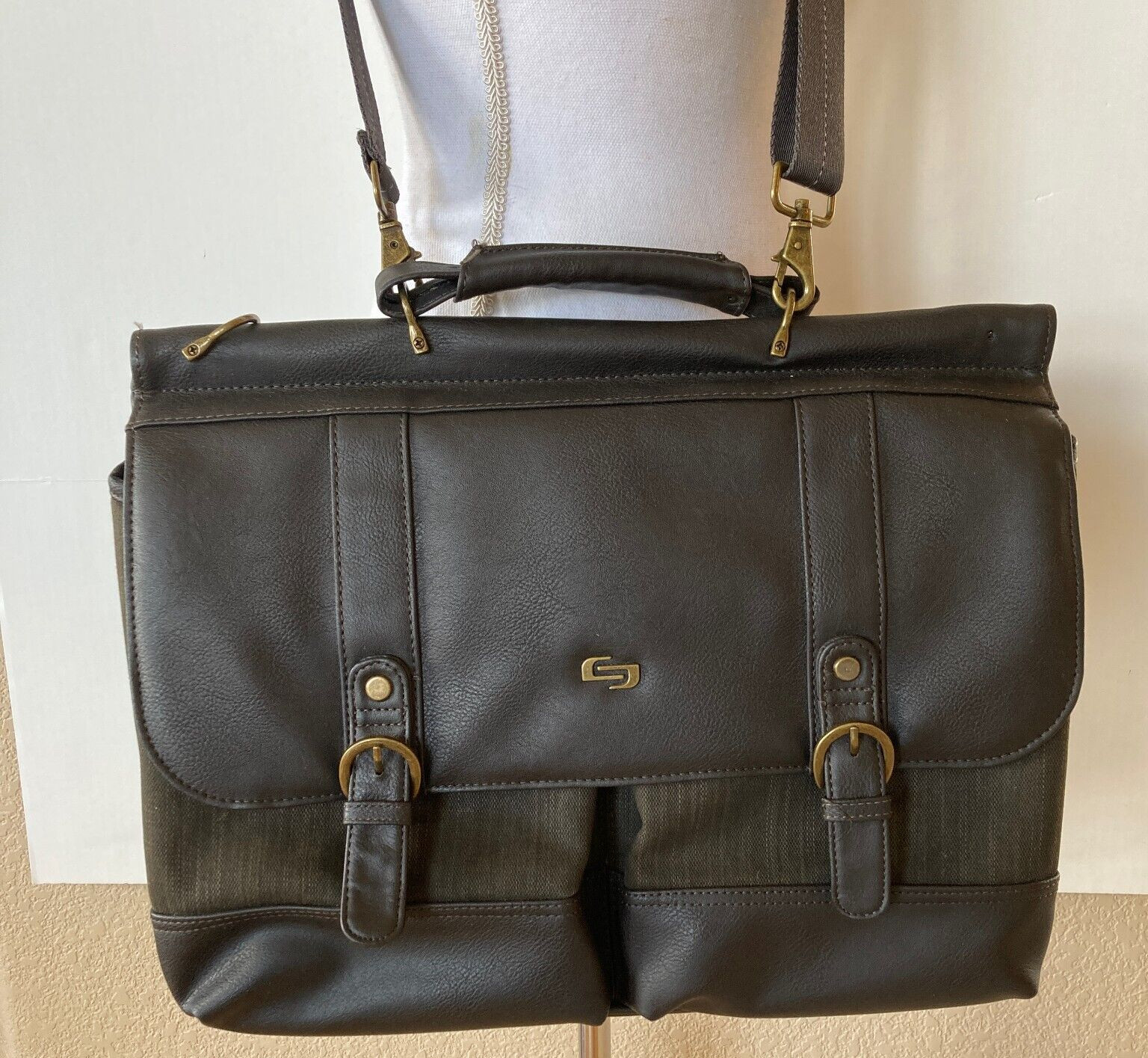 SOLO Executive Collection Bradford 16" Briefcase Laptop Carrying Case Messenger