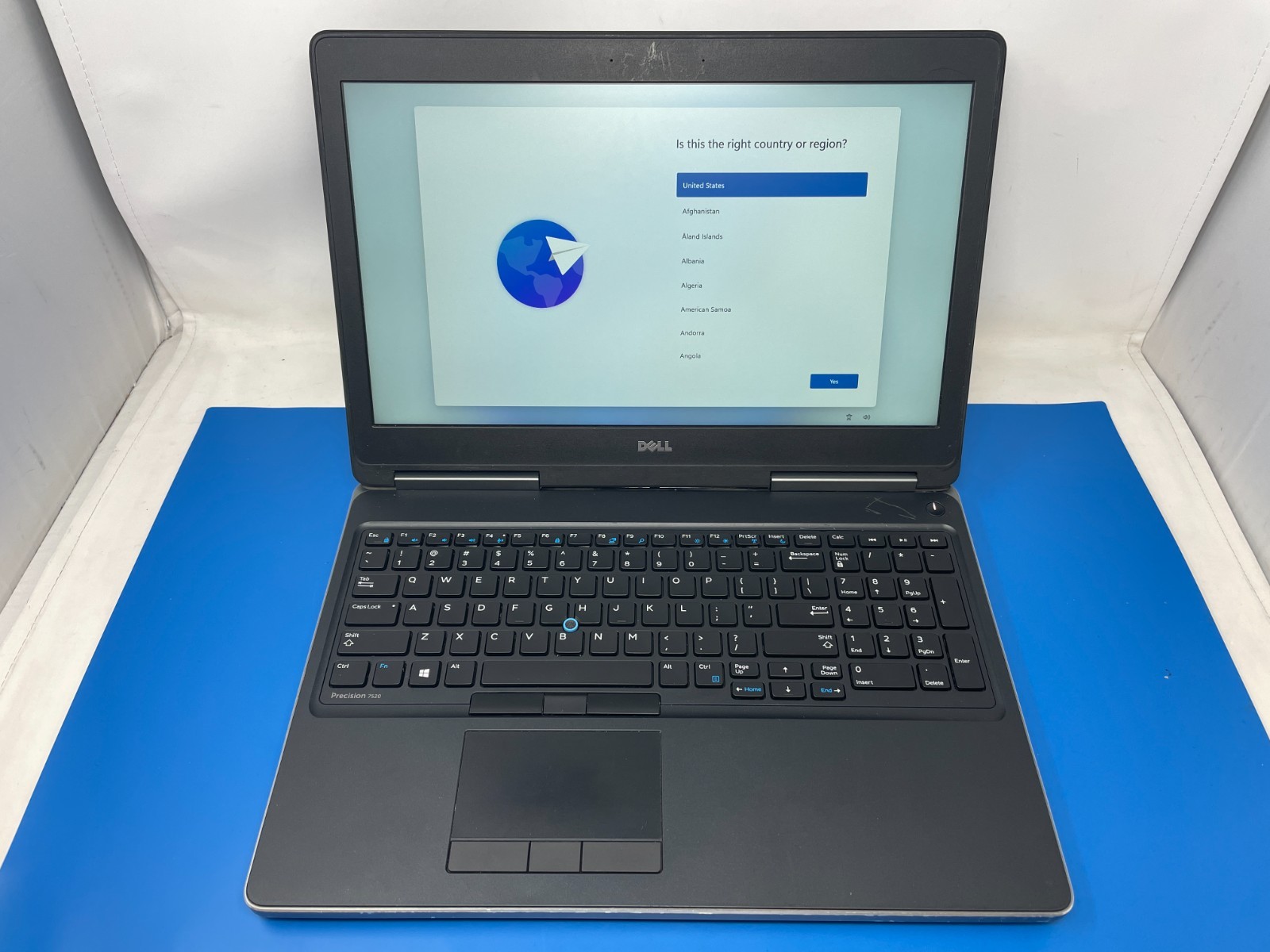 Dell Precision 7520 | Radeon Pro WX4150, Xeon E3-1505M v6, 16GB RAM, 512GB SSD