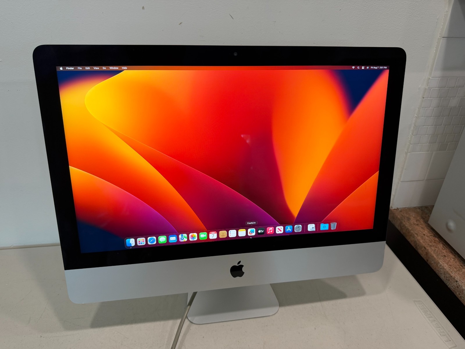 Apple iMac 21.5" 4K 2017 i5 3.0GHz 1TB HDD 8GB RAM Radeon Pro 555 Ventura