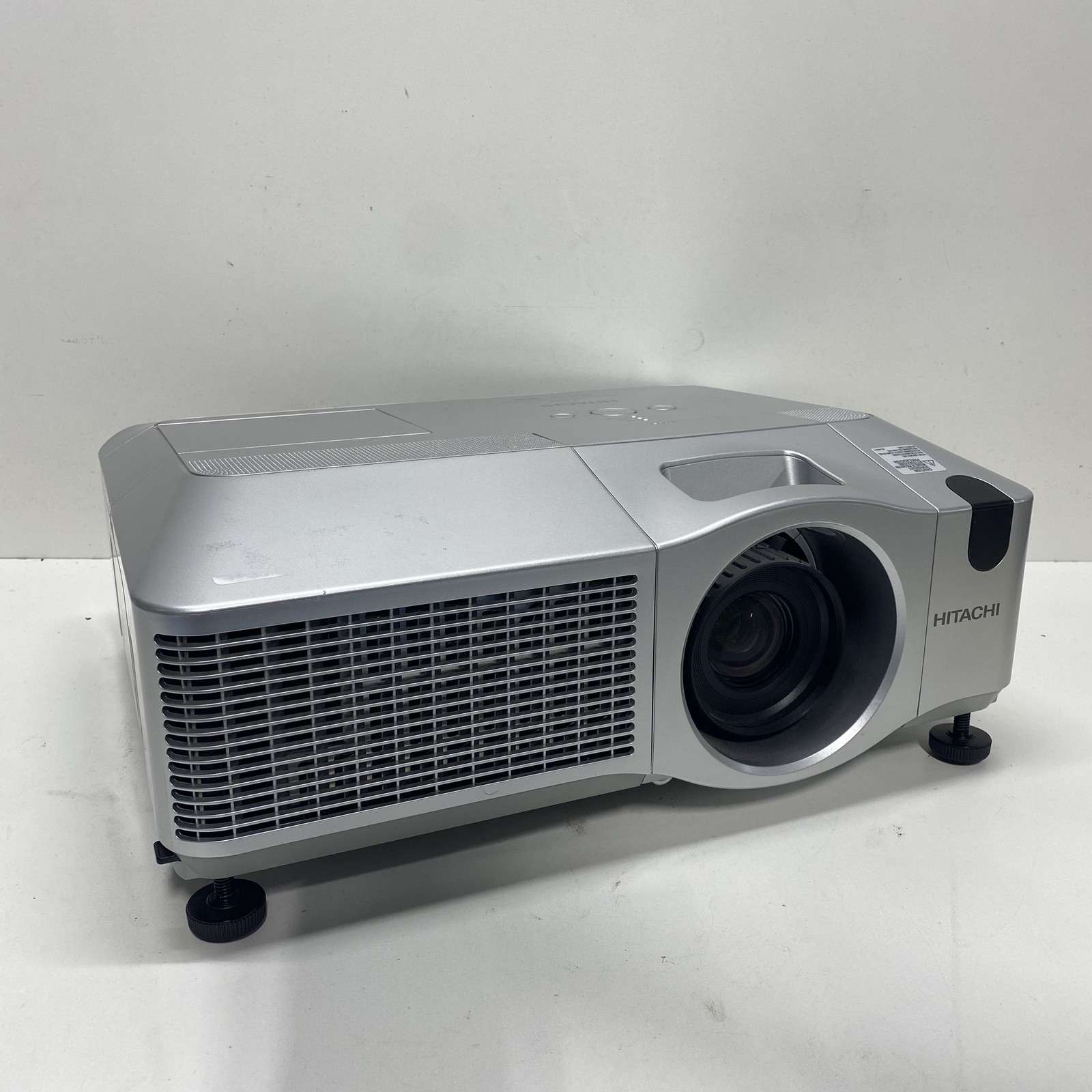 Hitachi CP-X809 Multimedia LCD Projector 3LCD For Parts or Repair