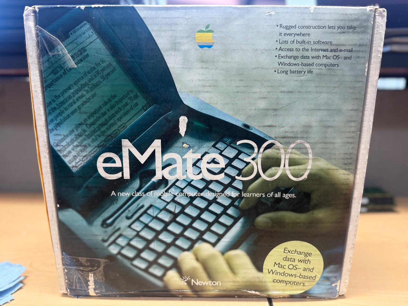 OPEN BOX Apple Newton eMate 300 Vintage Handheld Computer W/original Box
