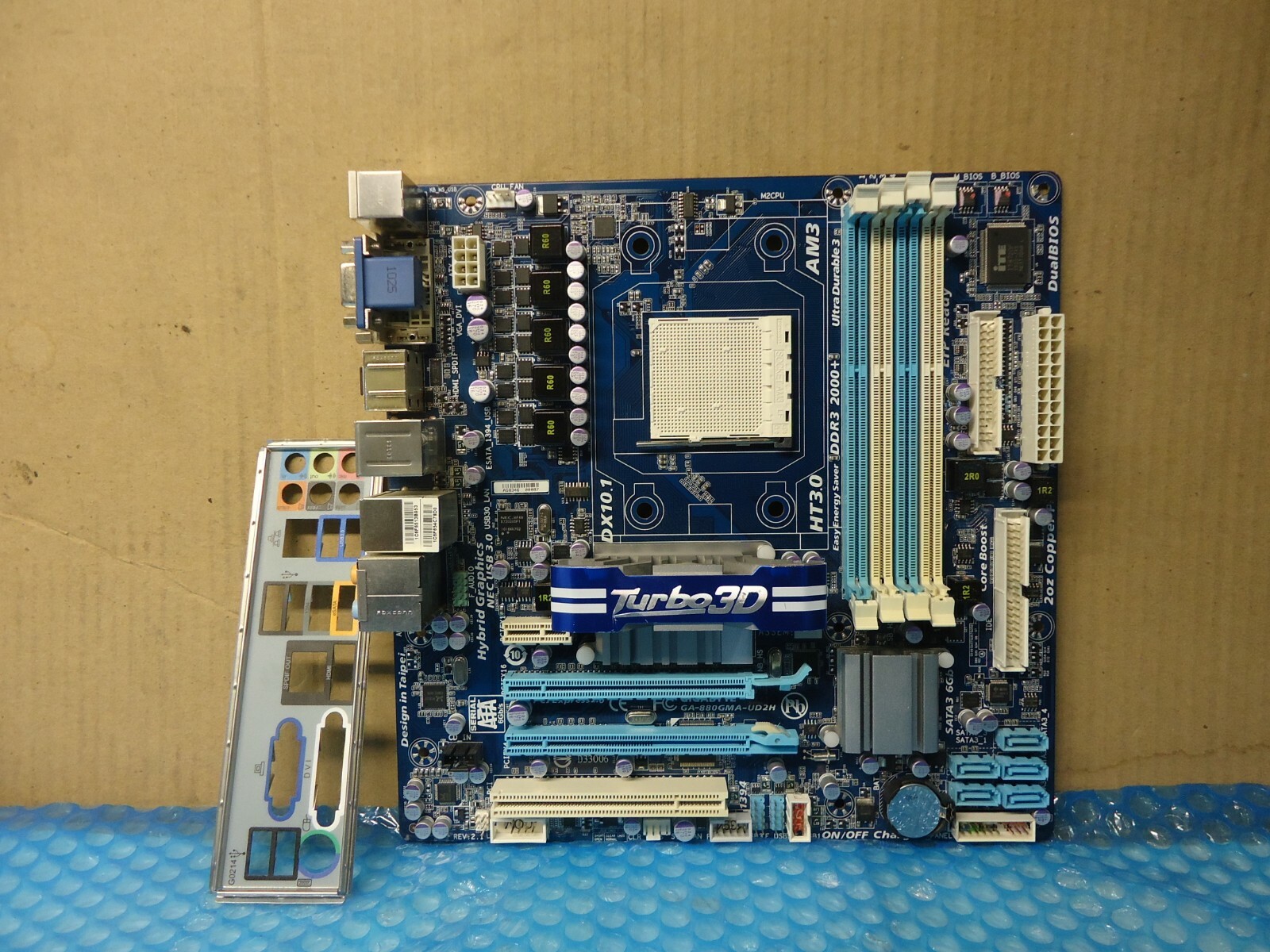 Gigabyte GA-880GMA-UD2H Socket AM3 DDR3 Motherboard w/ I/O Shield