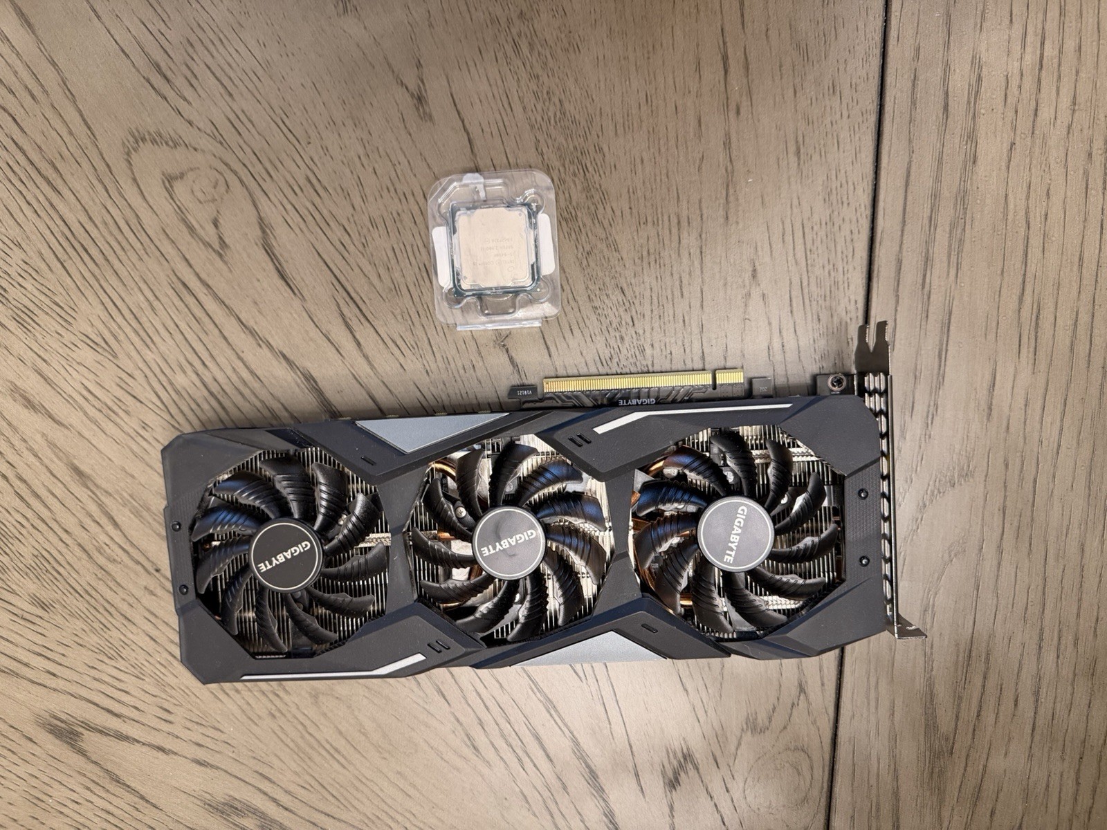 GIGABYTE Triple-Fan Graphics Card + Intel Core i5-9400F CPU, Fan/Heatsink