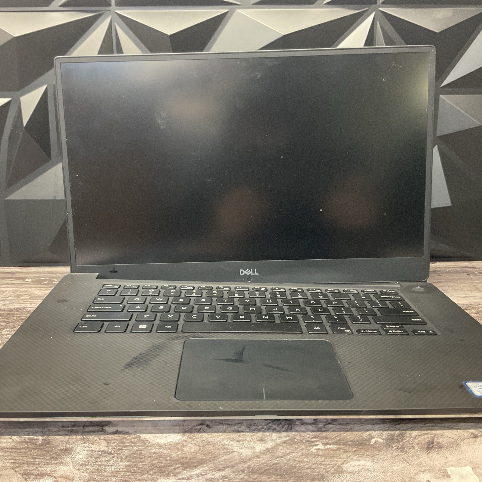 Dell Precision 5530 / i7-8850H / Quadro P1000 4GB / No RAM / No SSD / O15