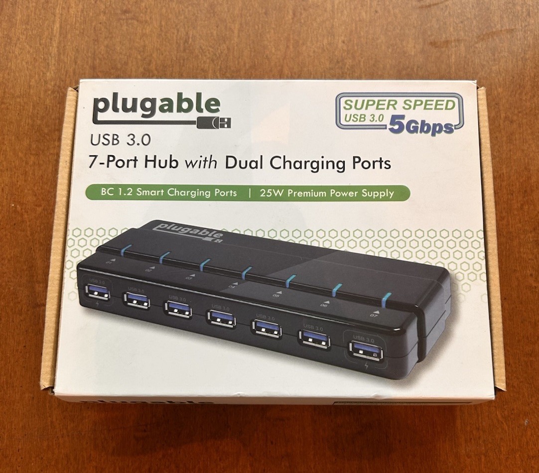 Plugable USB 3.0 7-Port Hub Dual Charging USB3-HUB7-81X Complete Open Box