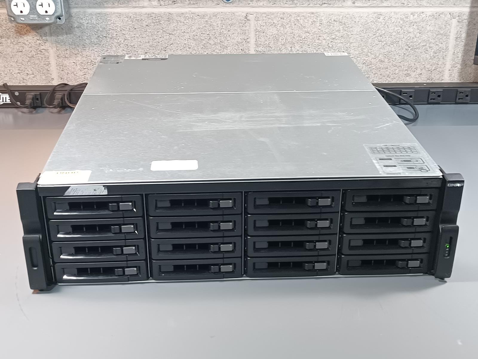 QNAP REXP-1620U-RP 16-Bay SAS/SATA/SSD Rackmount Storage Expansion Enclosure