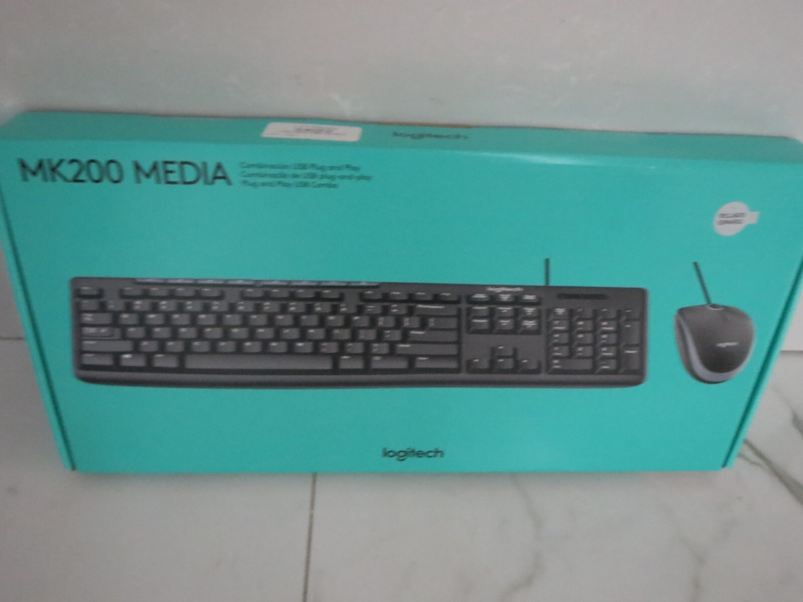 Logitech MK200 920-002716 Wired Keyboard & Mouse New Sealed in Spanish