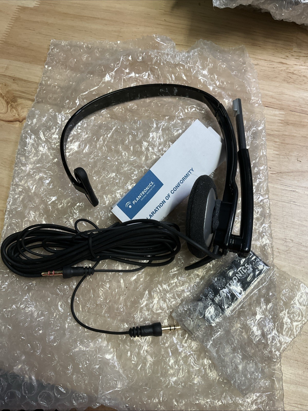 Lot Of 5 NEW Plantronics Audio 610 Headset with USB Stick Bundle #76805-04 Black