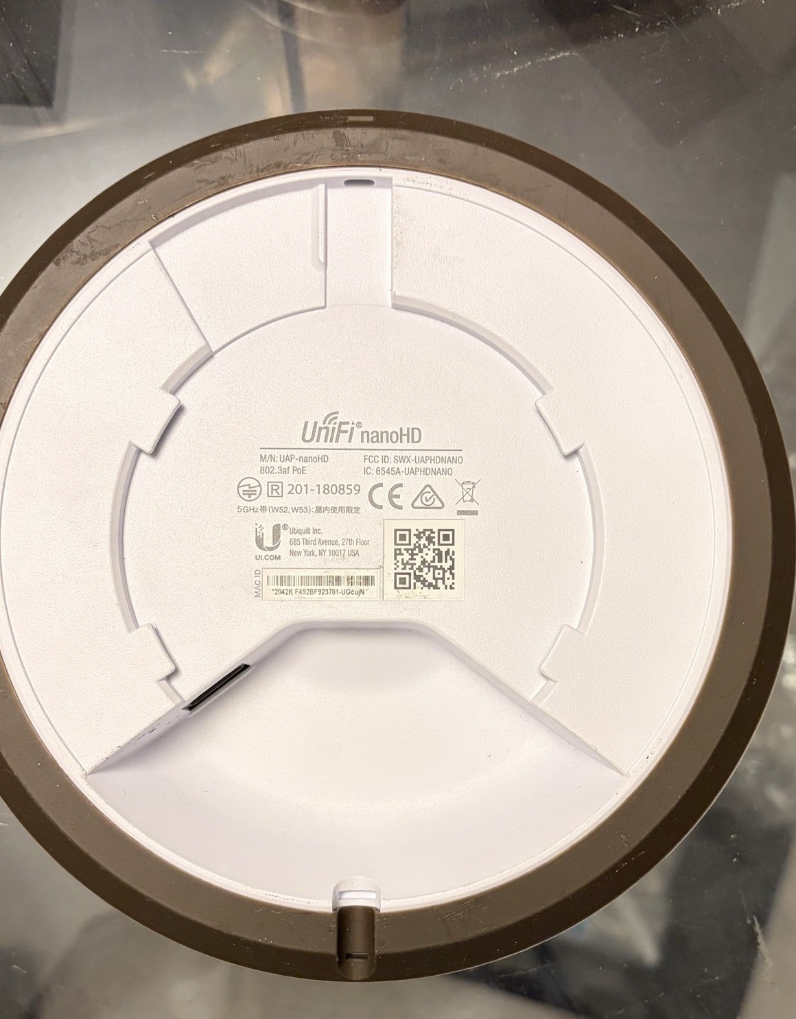 Ubiquiti UniFi nanoHD UAP-nanoHD Access Point w/ Wood Cover